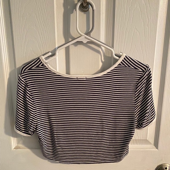 garage cropped shirt - Picture 2 of 2